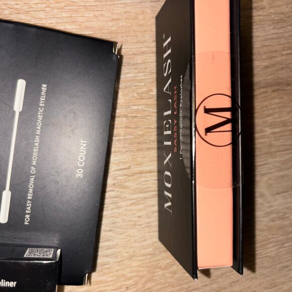 Magnetic Lashes 2 different kits - Picture 6 of 10